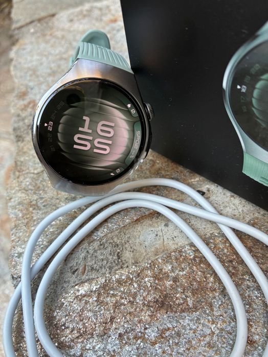 Часовник Huawei Watch 5 нов