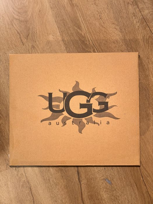 нови обувки uggs