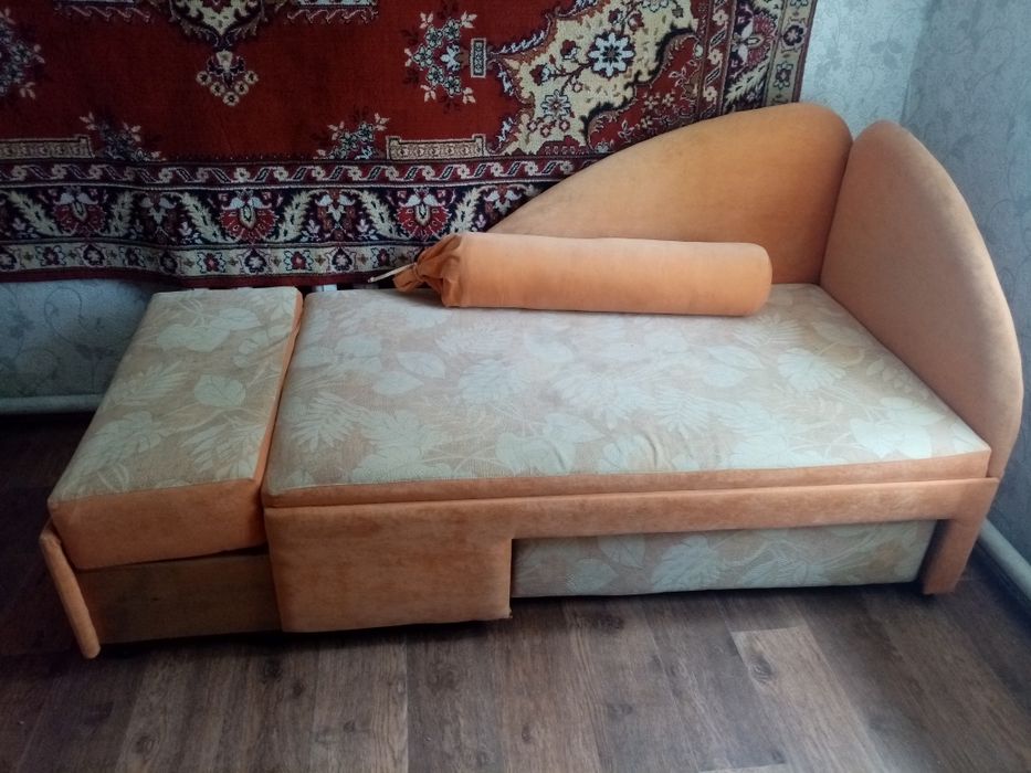 Продам подростковый диванчик