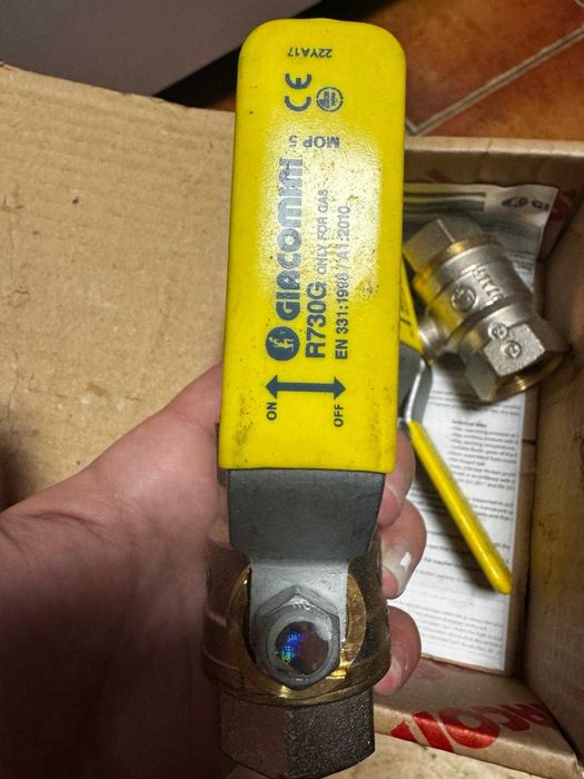 Robinet gaz GIACOMINI R730GX004 3/4"