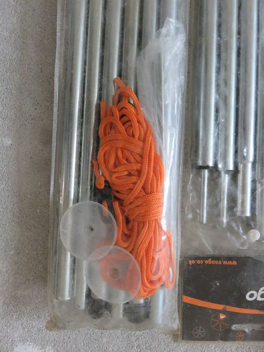 Бинокъл Steiner SkyHawk 3.0 10x42 и сгъваеми колчета  Vango