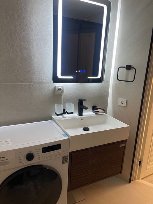 Продается 3 комнатная квартира ремонт Ц-1, Street 77