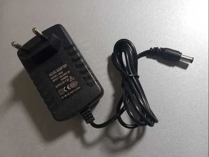 . Блок питания, зарядка 9 вольт 3 ампера