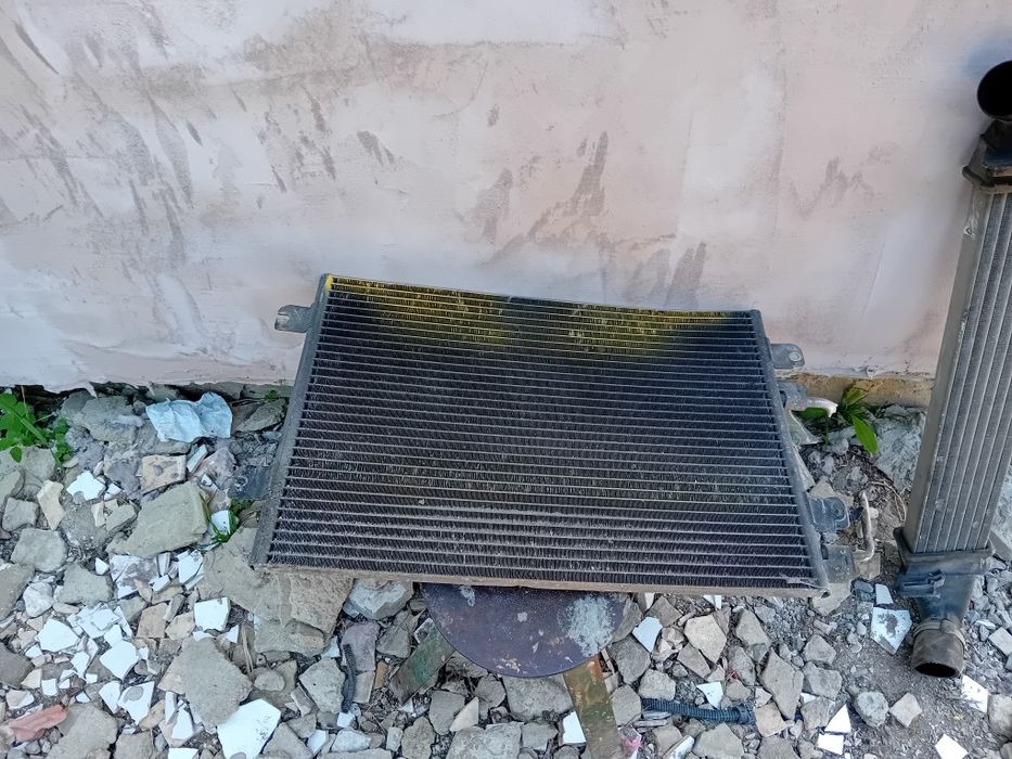 Vând diferite piese provenite din dezmembrări pentru logan 1.5 dizel e