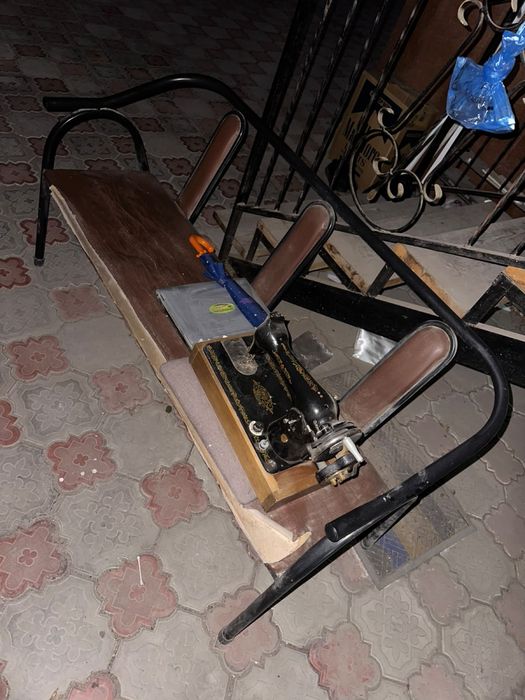 Скамья на металлокаркасе для дачи