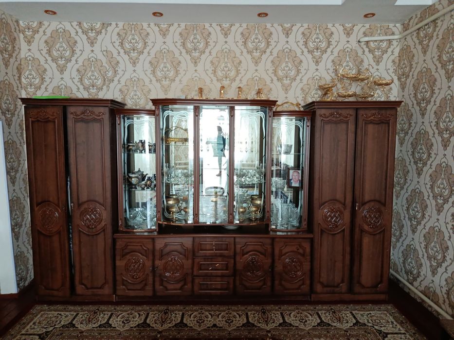 Коричневый Сервант