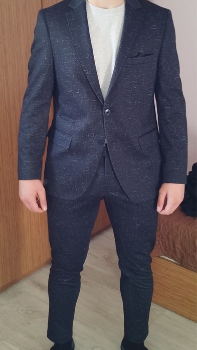 Спортен абитуриентски костюм