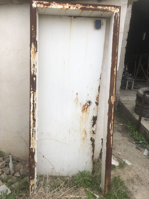 Дверь металлическая железная