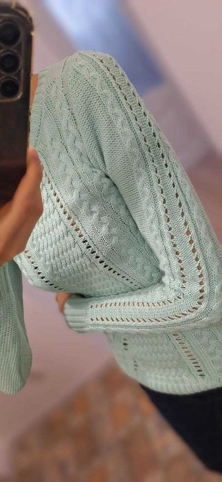 Продам два свитера