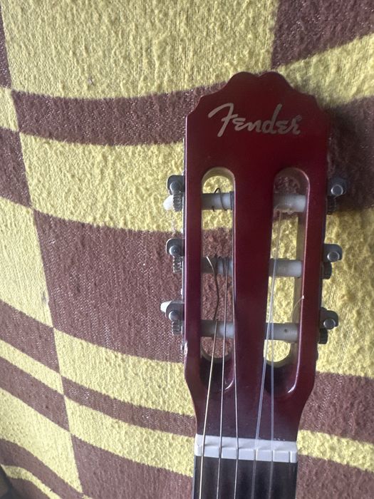 Продавам китара в добро състояние