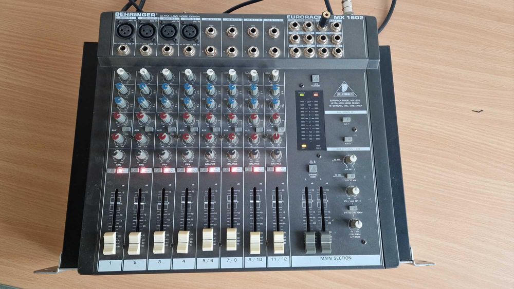 Amplificator Profesional Reloop RPA-700 + Mixer Behringer MX 1602