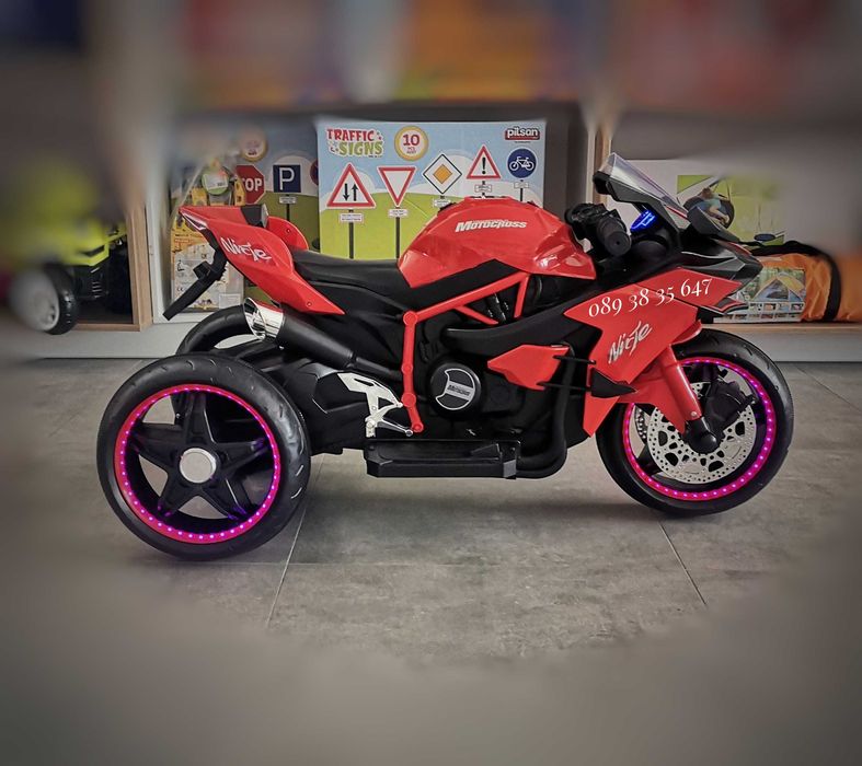 НОВО!Акумулаторен мотор с 3 гуми Ninja RED с 12V батерия,LED светлини