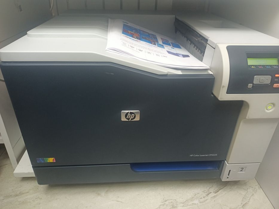 Продам принтер HP 5225