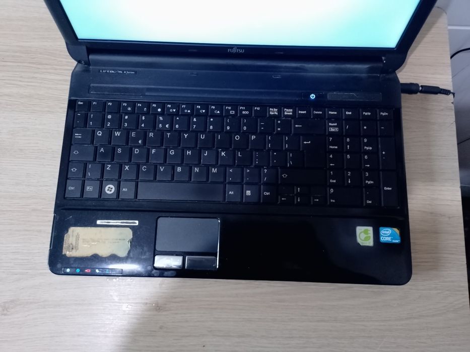 Vind leptop Fujitsu Siemens i5