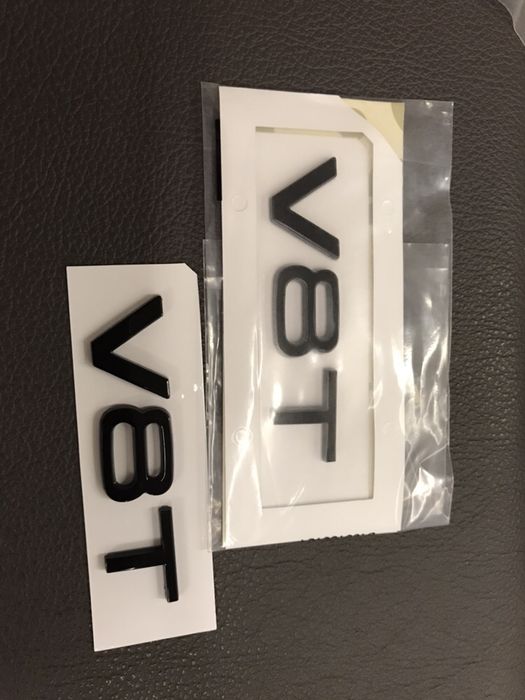Emblema Audi V8t negru
