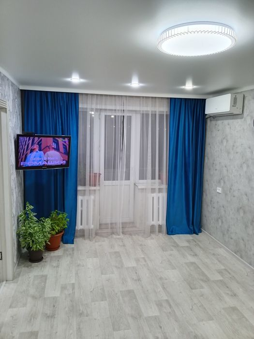 Продам 2 х ком квартиру.