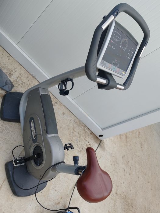 Vând bicicleta fitness tehnogym sh