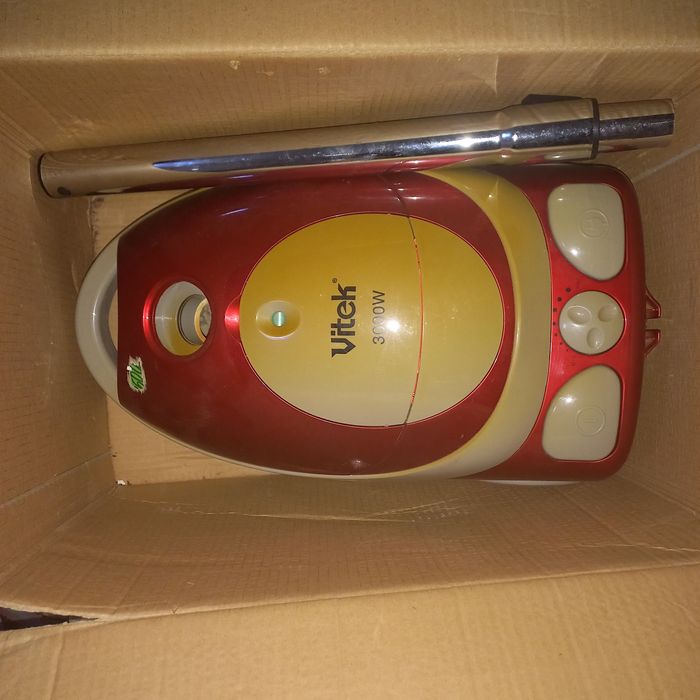 Пылесос Vitek 3000w