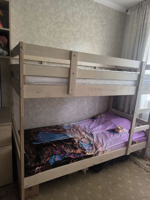 Продам двух ярусную кровать