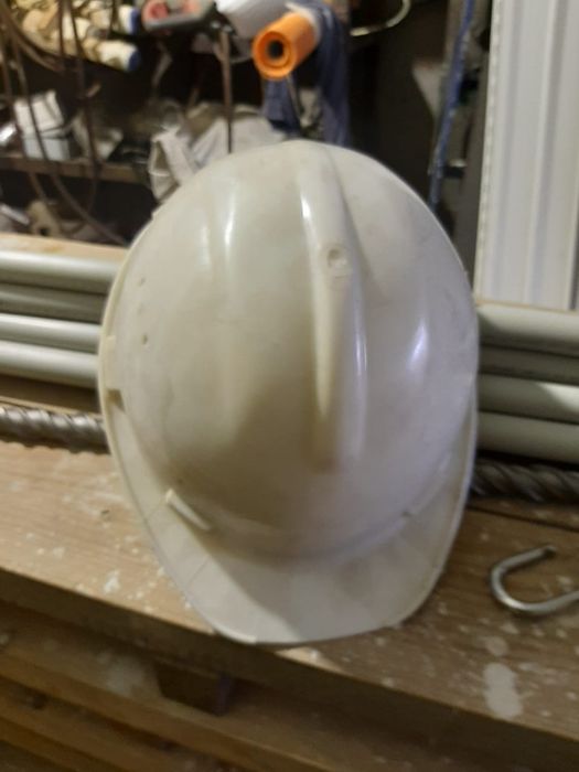 Продам строительные каски