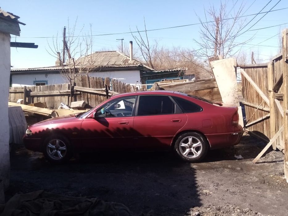 Срочно продам мазду кронус 626