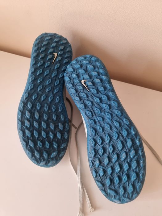 Детски футболни обувки Nike