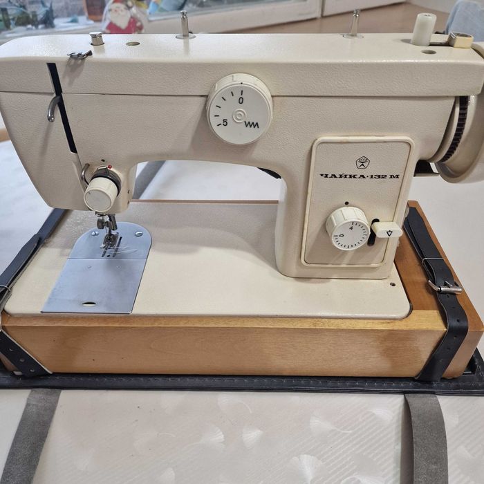 Швейная машинка Чайка 132 М