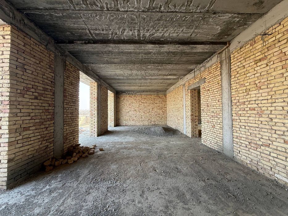 Qurilishi tugallanmagan hovli sotiladi