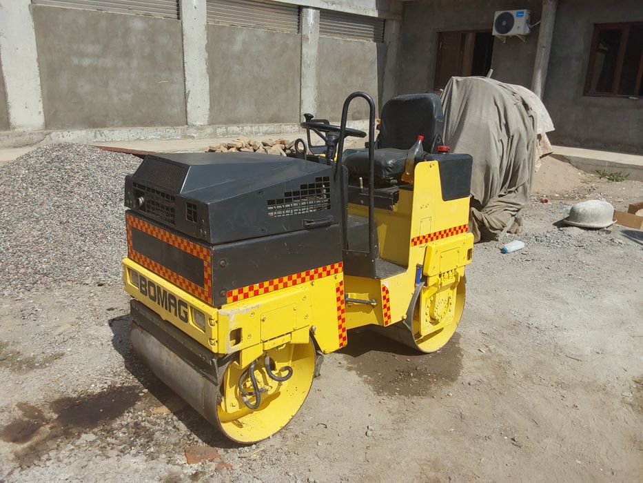 Продается BOMAG BW80AD