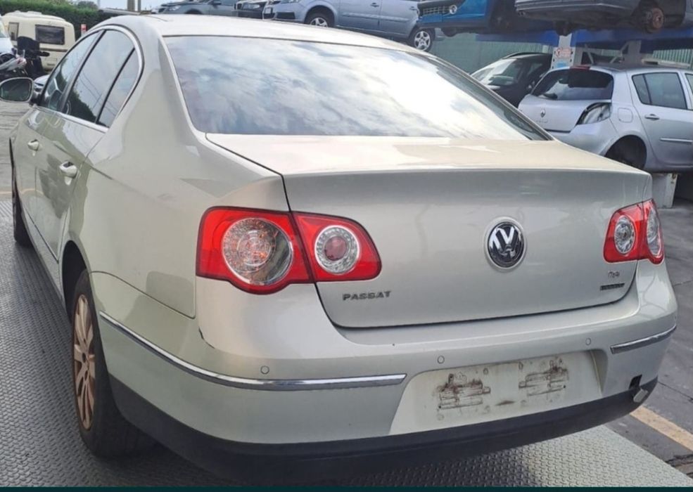 Dezmembrez vw passat b6