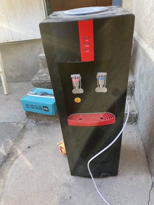 Продается диспенсер для воды