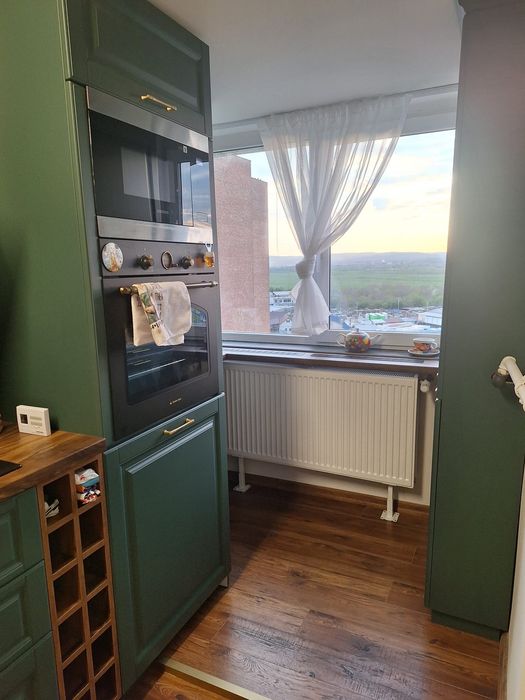 De închiriat apartamet cu 3 camere