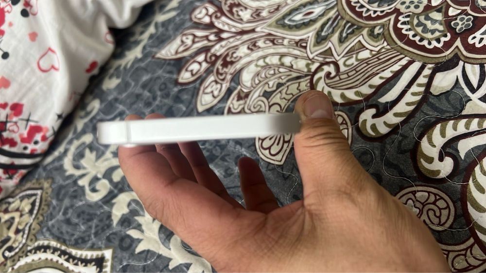 Продам айфон 12 белый 128 акб 74