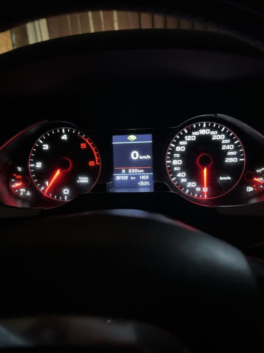 Vand Audi A4 B8 AVANT 2.0 TDI 2008 143 CP CAGA distributie si ambreiaj schimbate  negociabil !!!