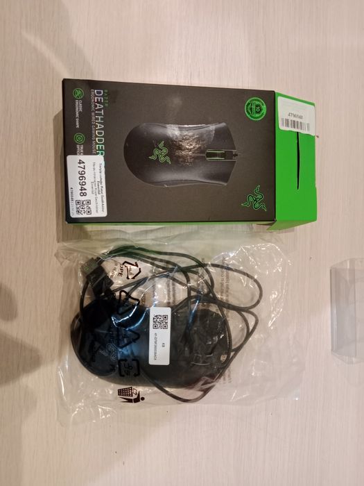 Монитор Xiaomi, клавиатура HyperX, мышь Razer, микрофон Fifine