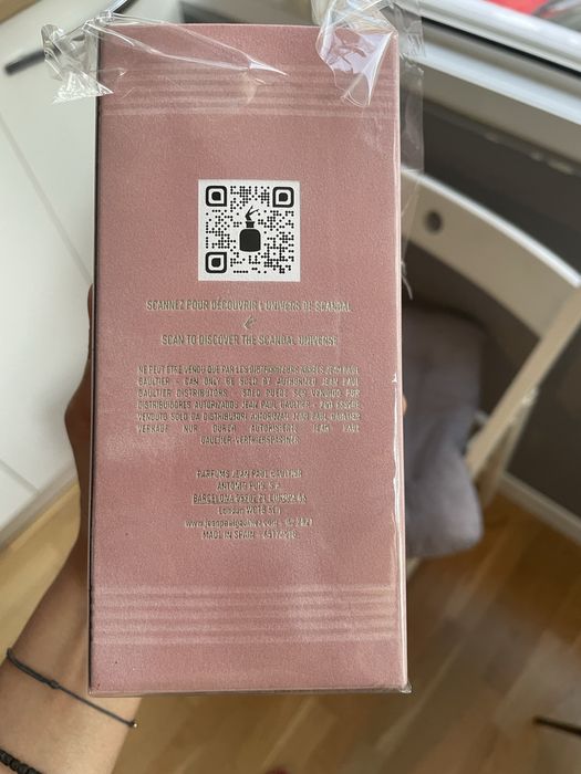 Apa de parfum Scandal