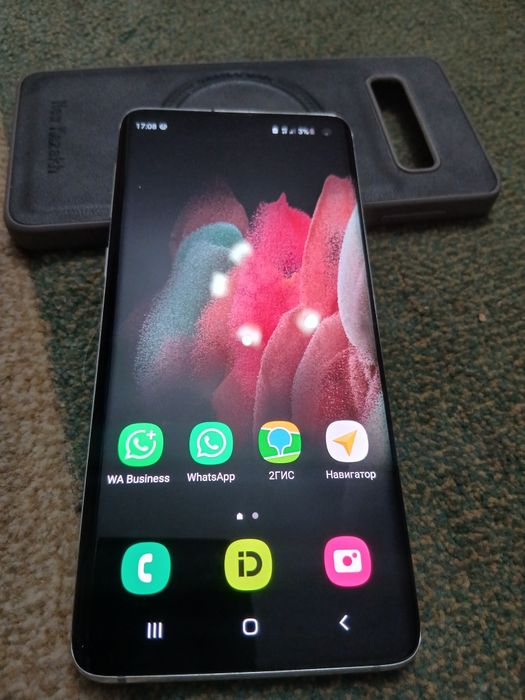 Samsung s10 в идеальном состаяни