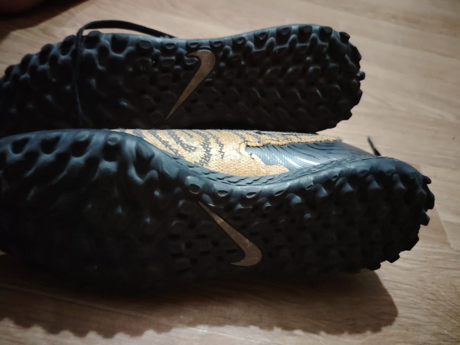 Сороконожки  Nike Phantom 40размер