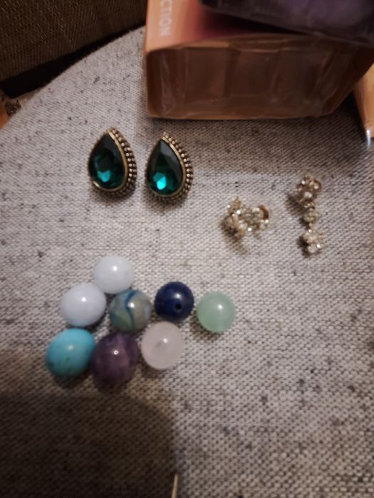 Сребърни обеци и естествени камъни-висулки