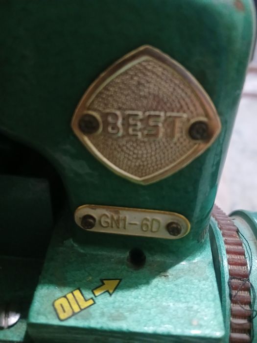 Продам швеиная машинка  оверлок.