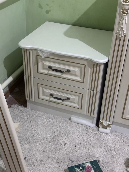 Продается спальный гарнитур