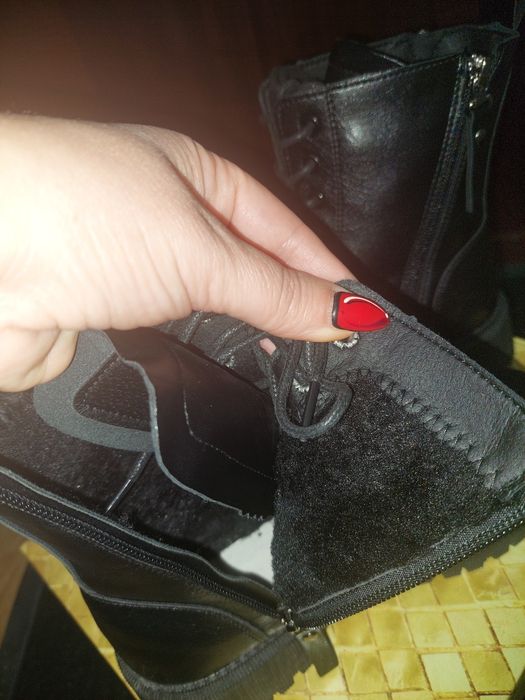 Зимни боти без следи от употреба