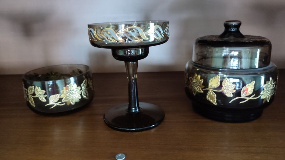 Сет от съдове с инкрустации