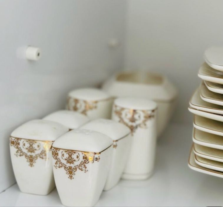 Set complet de porțelan Schafer Bone Porcelain – alb cu detalii aurii