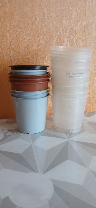 Продам горшки цветочные.