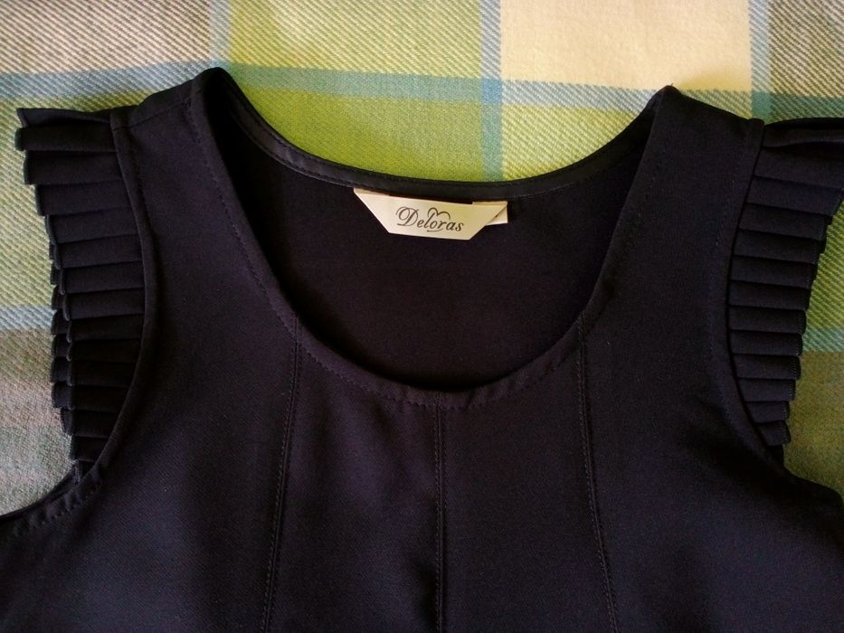 Продам школьный сарафан на девочку