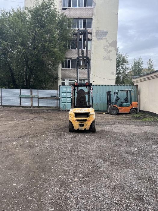 Продам  вилочный погрузчик.