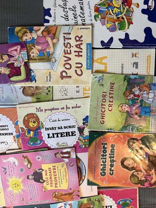 Lot carti 200 - stare buna