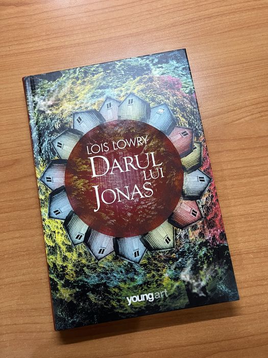 Carte -Darul lui Jonas de Lois Lowry