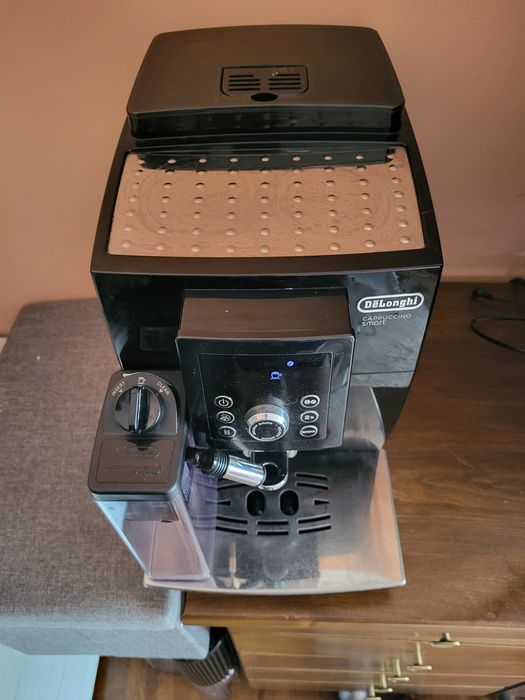 Aparat de cafea smart Delonghi Ecam 23.26